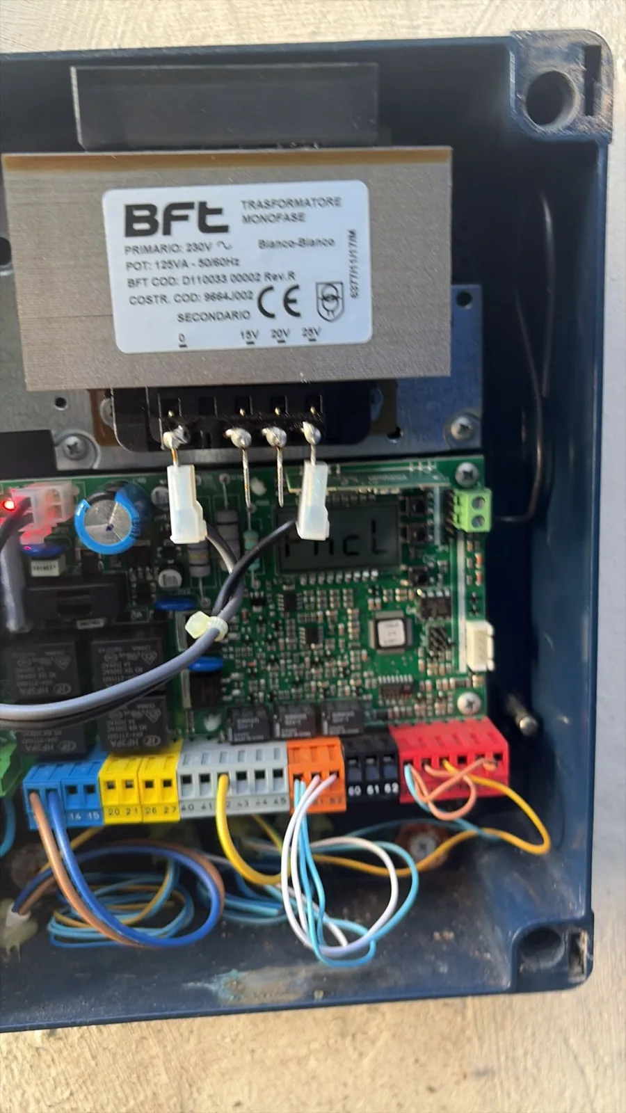 Diagnostic d'une carte électronique BFT dans son coffret de commande